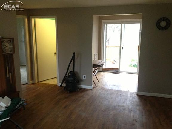 3rd image of 4213 Moulton Dr