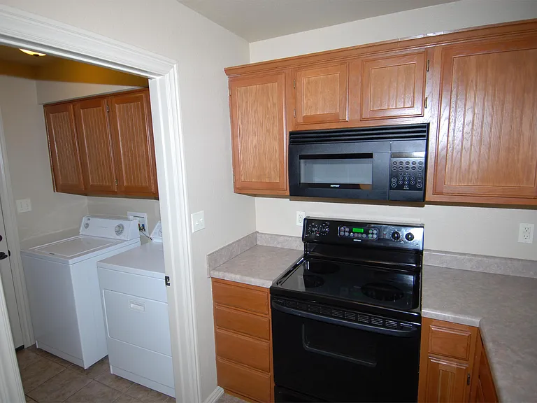 3493 W Chevaux Dr — Photo 6