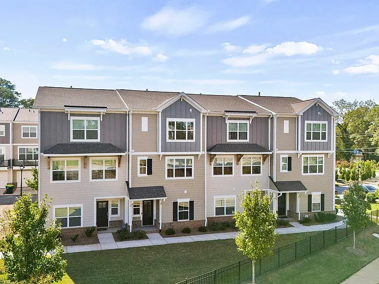 315 Pete Hollis Blvd — Photo 14