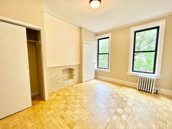 320 E 59th St APT 3, New York, NY 10022
