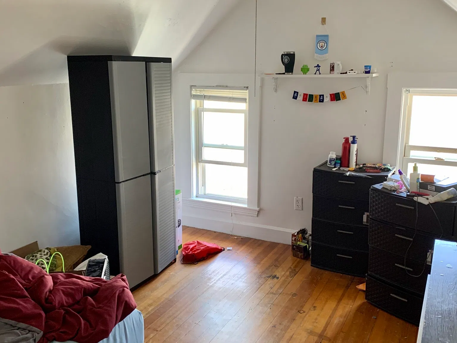 6 bed, 9999 sqft, $6,000 — Photo 3