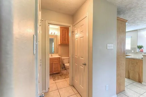 614 Foster St — Photo 8