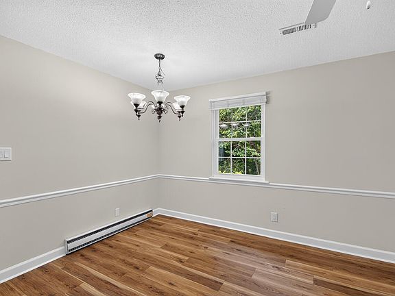 5th image of 2312 N Oak Ridge Blvd