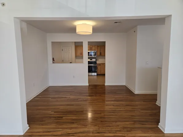 6 Forest Dr, Piscataway, NJ 08854