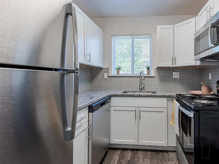 Penbrooke Meadows Apartment Homes — Photo 3