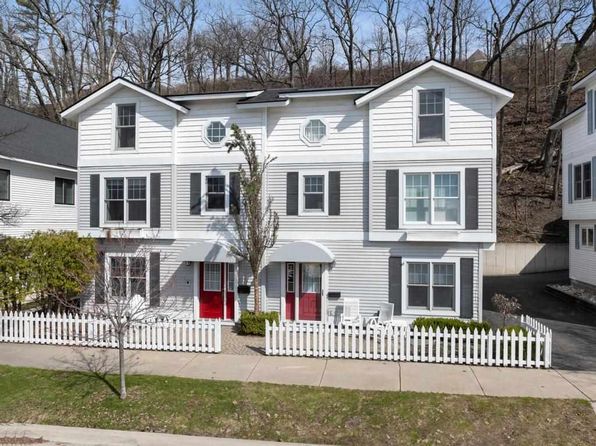 349 E 3rd St, Harbor Springs, MI 49740