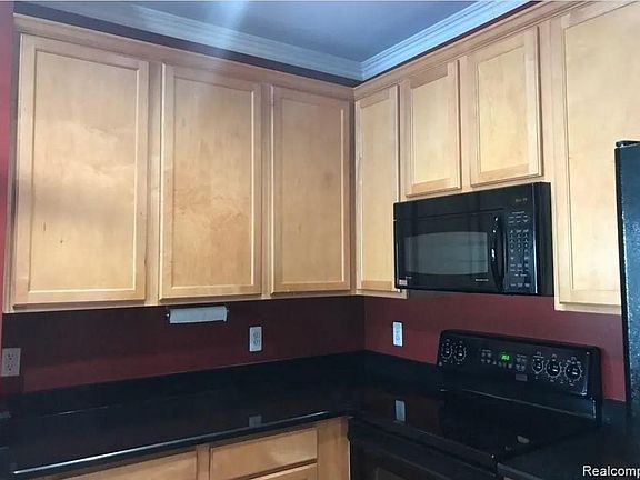 4th image of 29244 Philadelphia Dr