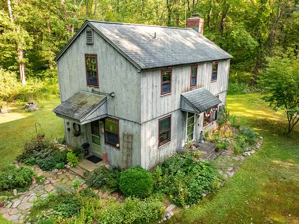376 Newtown Turnpike, Redding, CT 06896