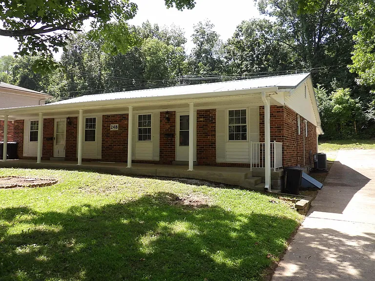 248 Meadowview Dr #2 — Photo 3
