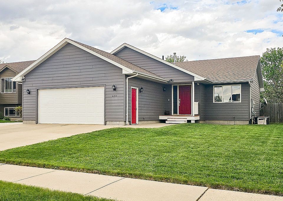 1st image of 412 Claudia Ave