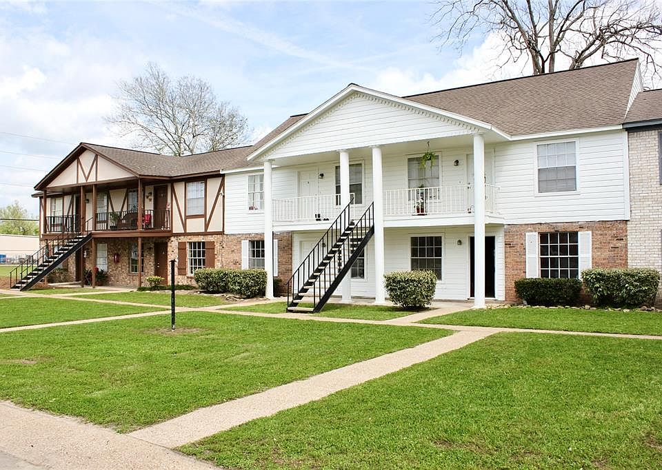 1st image of 309 E Houston St APT 3