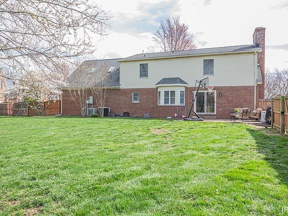 2nd image of 615 Kirkwood Dr