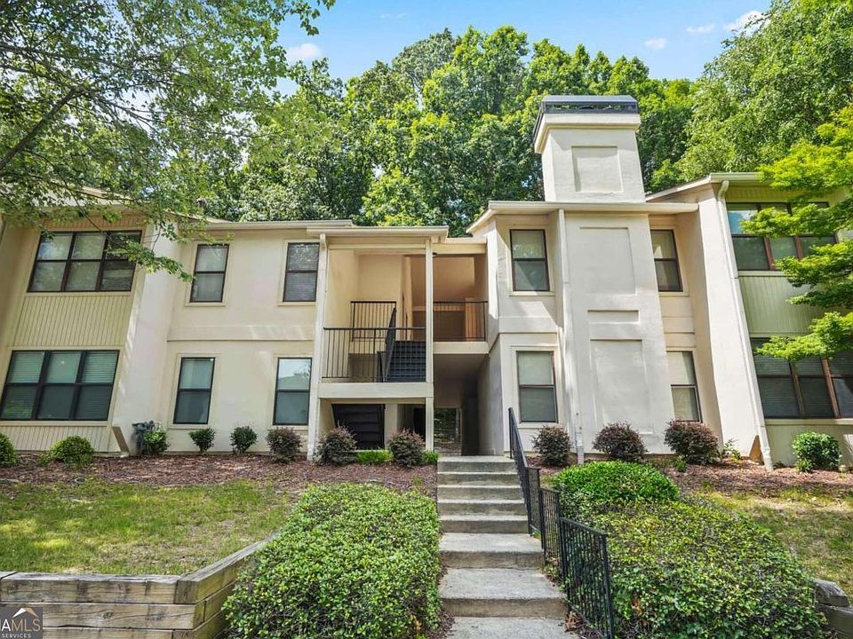 1st image of 2211 Huntingdon Chase