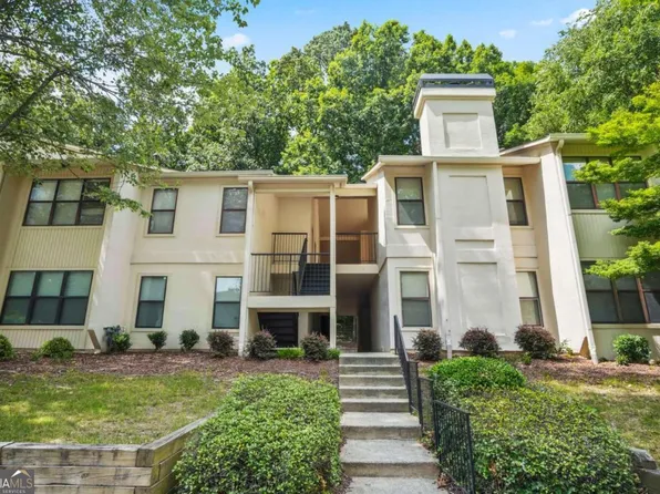 2211 Huntingdon Chase, Sandy Springs, GA 30350