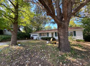 716 Belle Meade Pl, Lawrence, KS 66046