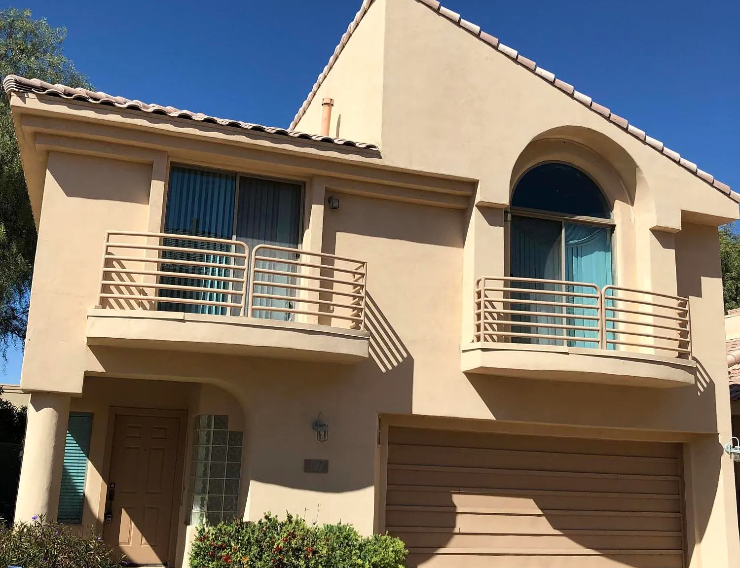 3 bed, 2.5 bath, 2225 sqft, $2,285 — Photo 2