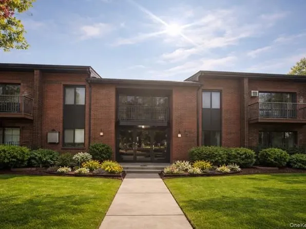 12 Charles Ln APT 2C, Pomona, NY 10970