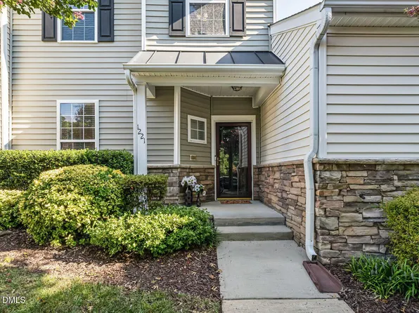1221 Maroon Dr, Durham, NC 27713