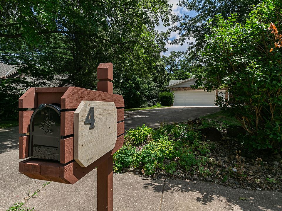1st image of 4 Vale Ct