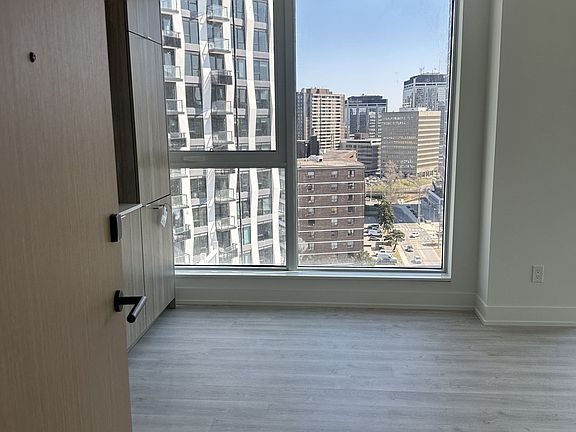 2nd image of 25 Cordova Ave #1405