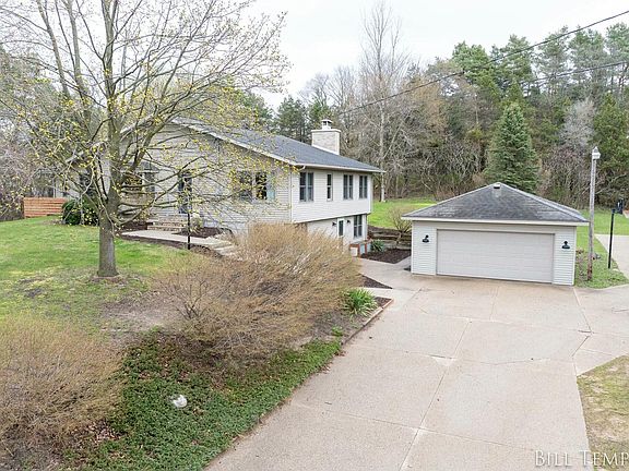 5th image of 8054 Myers Lake Ave NE