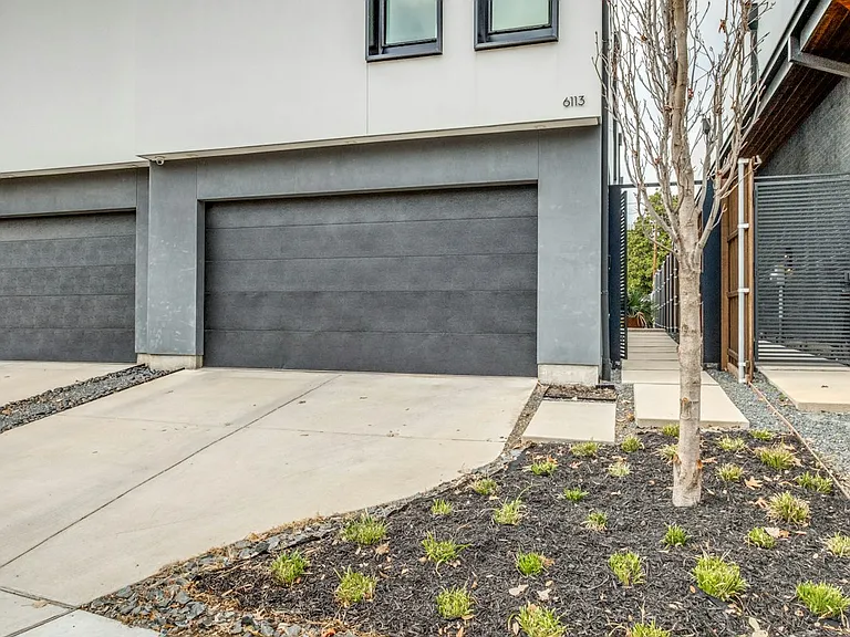 6113 Hudson St — Photo 23