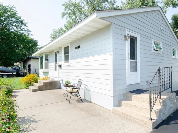 1041 Madison St, Anoka, MN 55303