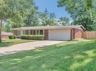 805 Westwood Dr, Ballwin, MO