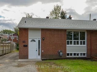 2428 Iris St #A, Ottawa, ON K2C 1C6
