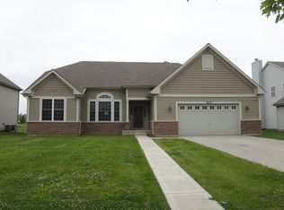 2933 Carlisle Ln, North Aurora, IL 60542
