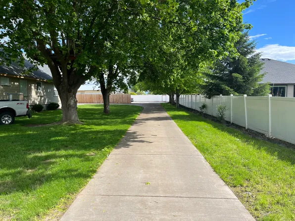 785 Whitney Rd #B, Walla Walla, WA 99362