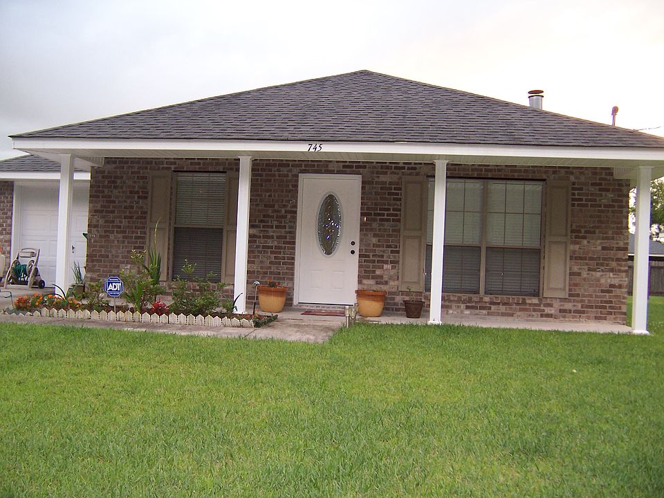 1st image of 745 Magnolia Ave