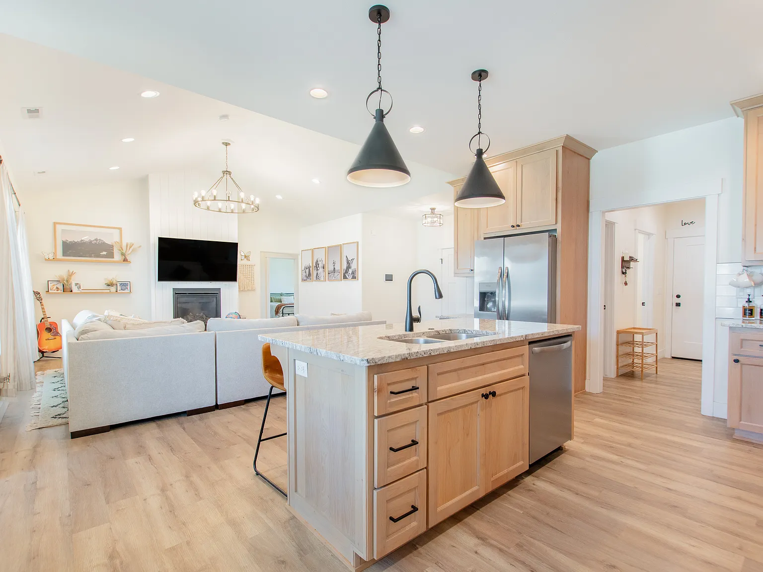 3879 E Pepperwood Ln — Photo 4