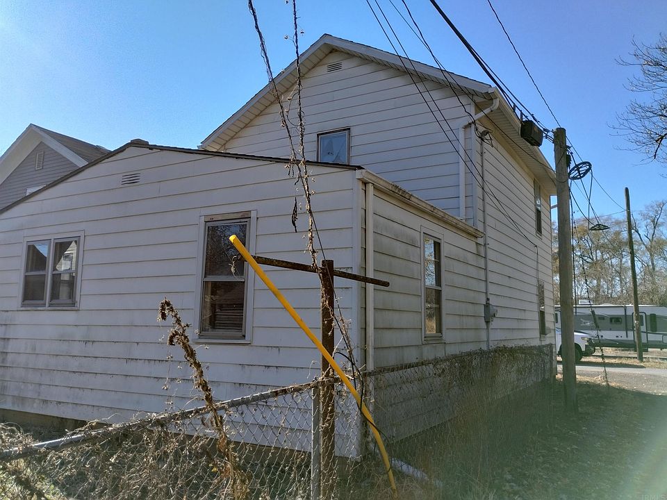 2nd image of 1112 Windom St