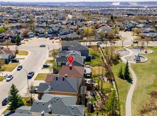 432 E Royal Oak Cir NW, Calgary, AB T3G4X8