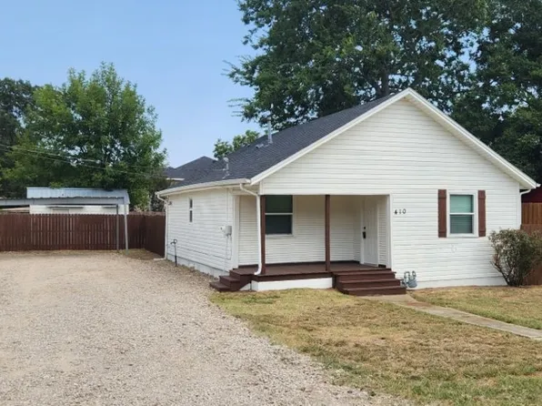 410 E Spruce St, Whitewright, TX 75491