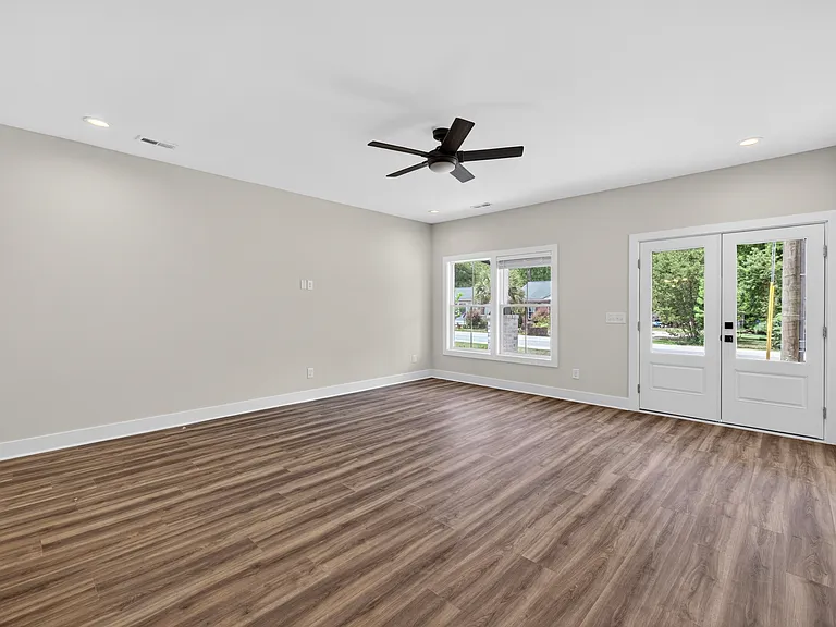 106 Lee Dr — Photo 8