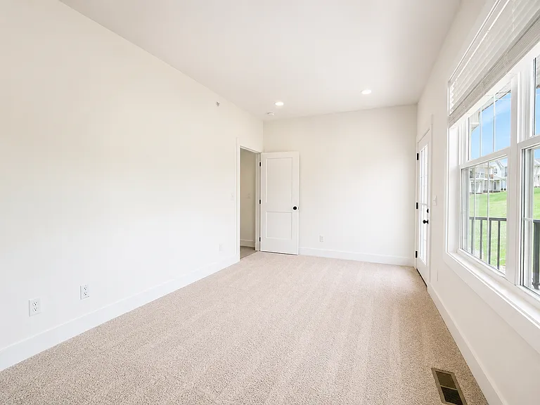 1385 Meridian St — Photo 37
