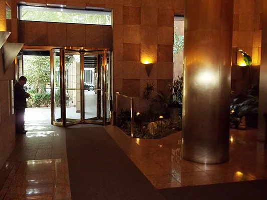 Rented by Peter Ashe | media 10