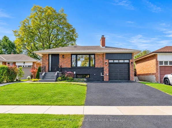 10 Dumbarton Rd, Toronto, ON M8Z 3P5