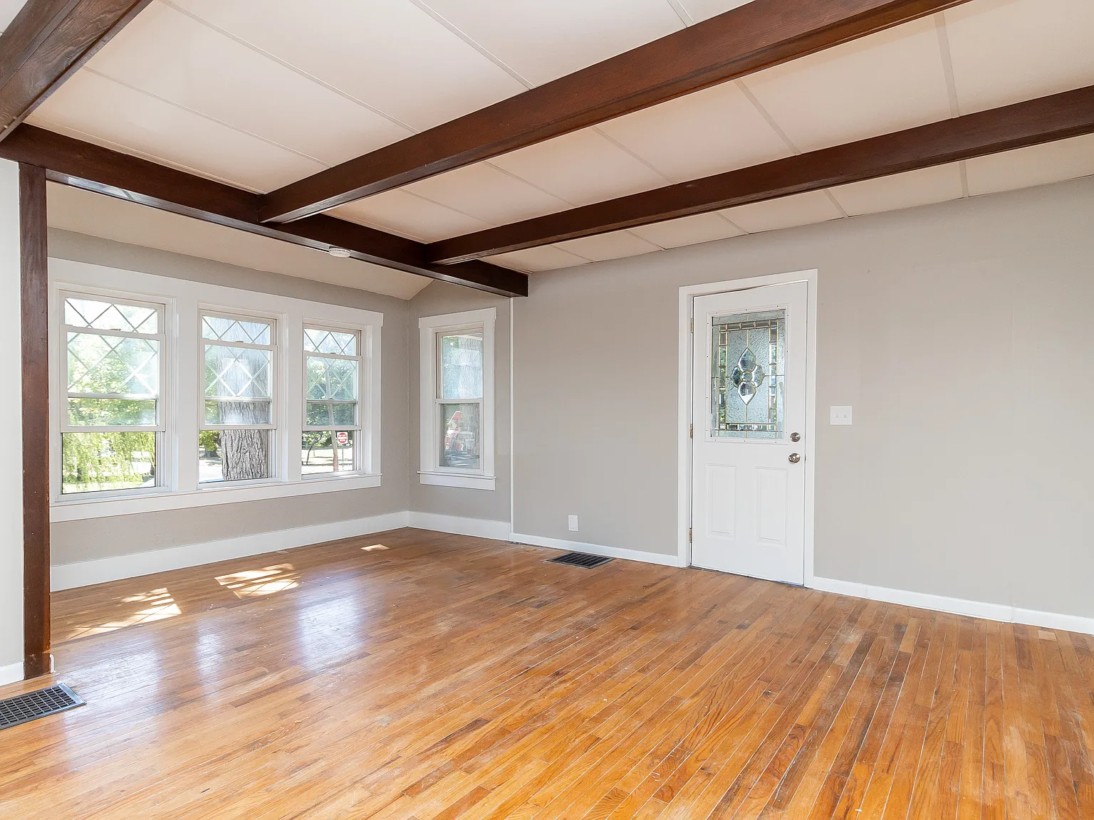 300 N Park St — Photo 1