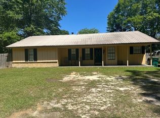 206 Glenwood Dr, Carriere, MS 39426