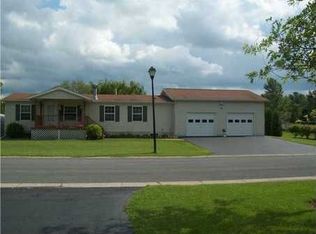 8 Sullivan Dr, Seneca Falls, NY 13148