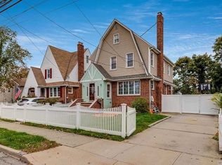 2315 Neptune Ave, Seaford, NY 11783