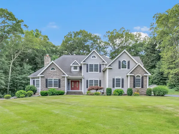 28 Aldo Drive, Woodbridge, CT 06525