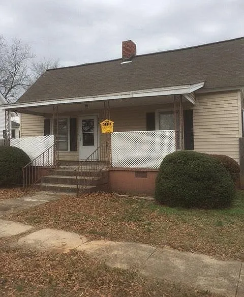 3 bed, 1229 sqft, $1,700 — Photo 3