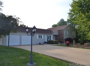 118 N 7th St, Richview, IL 62848