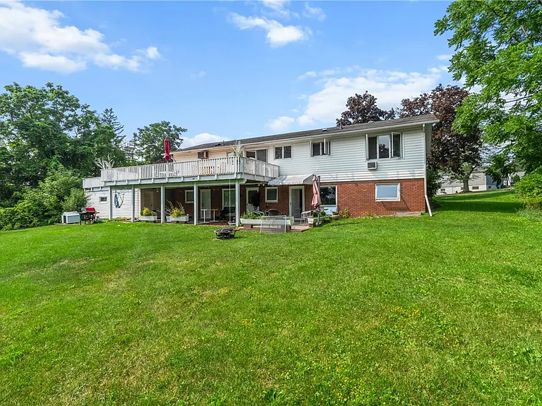 137 Honness Ln — Photo 3