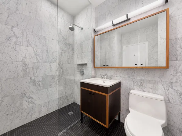 184 Kent Avenue image 6 of 13