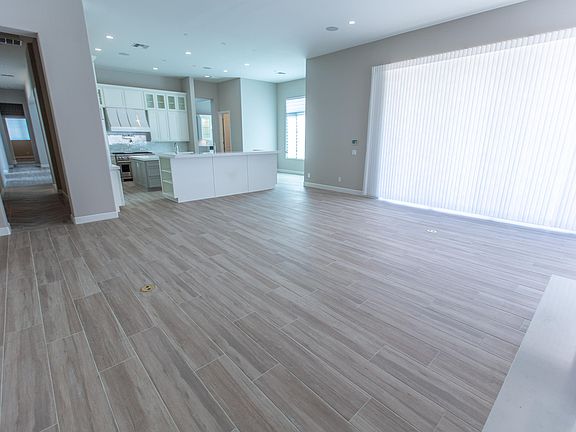 2nd image of 2709 E Oriole Dr